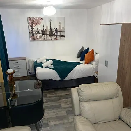 Cosy And Stylish Private Room In Enfield London